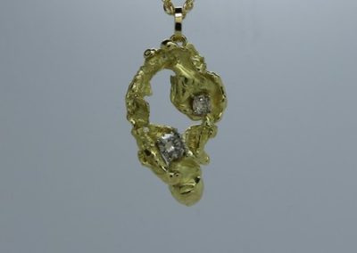 18ct Yellow Gold freeform pendant, Diamond set 1