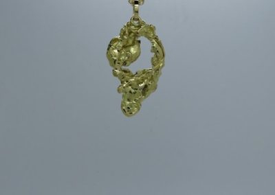 18ct Yellow Gold freeform pendant, Diamond set 2