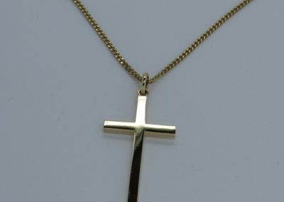 9ct yellow gold cross